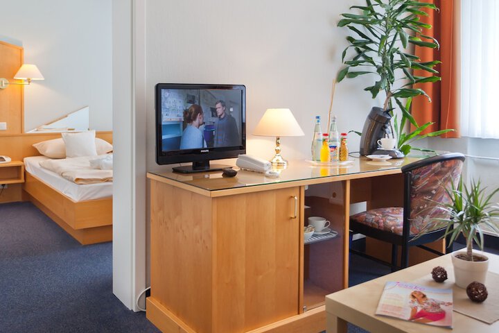 Room 3 of 18