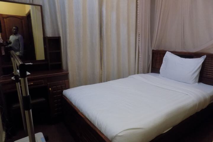 Room 5 of 15