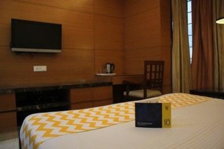 Room 11 of 23