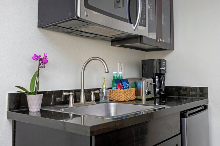 Private kitchenette