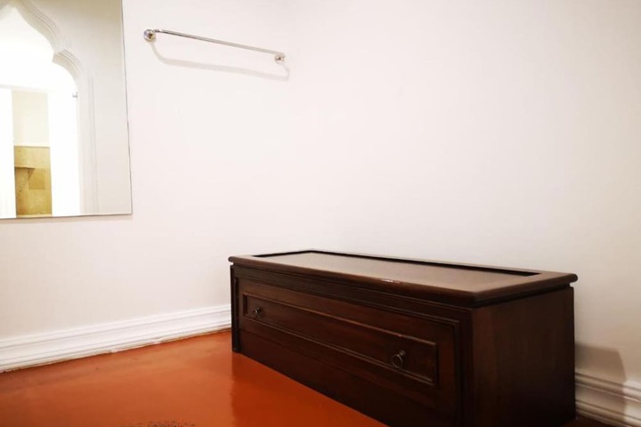 Room 30 of 115
