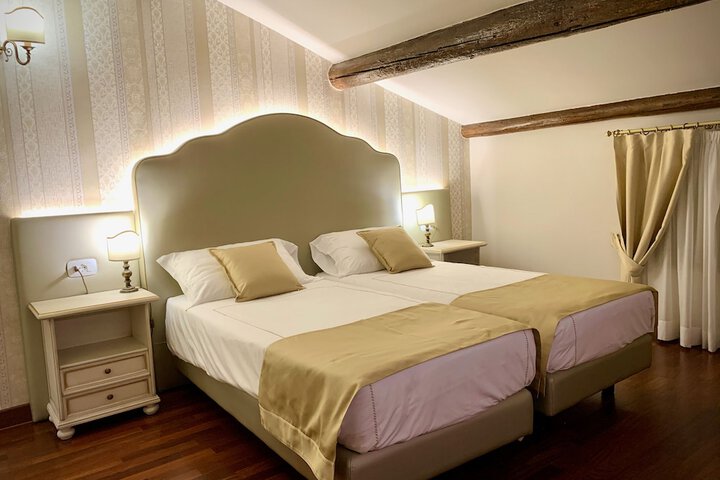 Room 19 of 112
