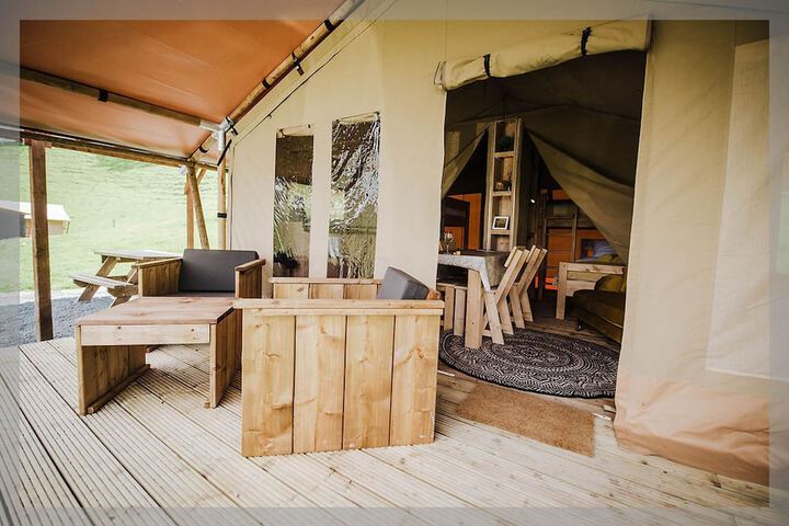 Remarkable 2-bed Safari Lodge in Llanidloes in Llanidloes