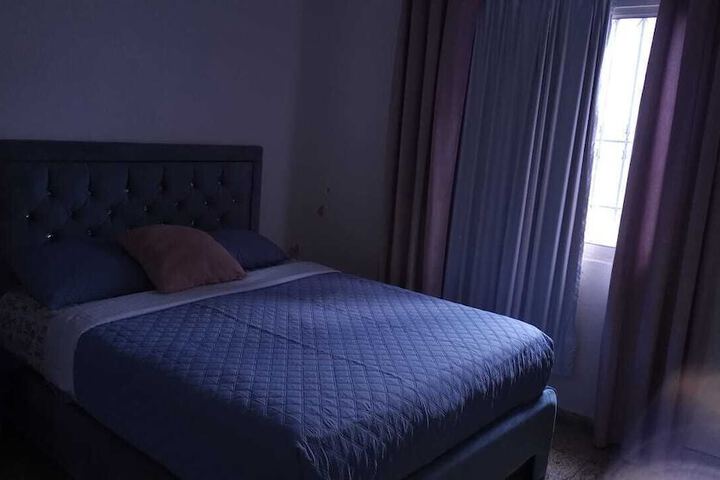 Room 6 of 25
