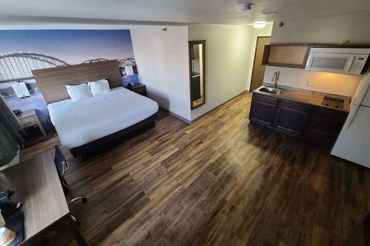 1 King Bed (14 of 14)