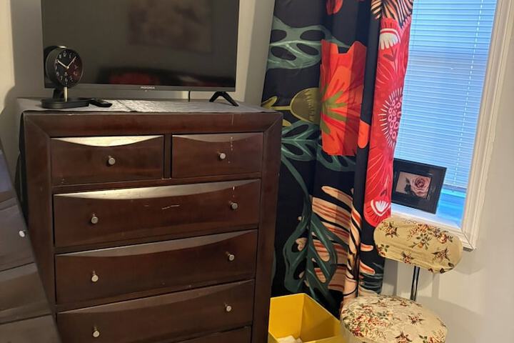 Room 5 of 12