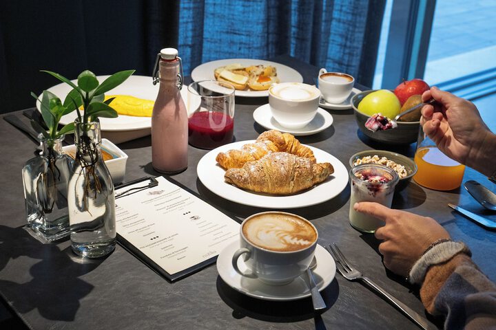 Breakfast/Coffee Service 93 of 108