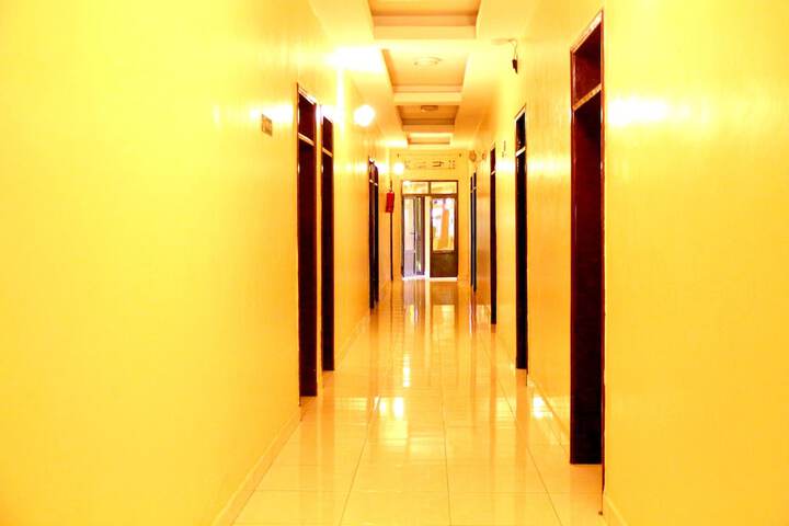 Ballroom/Hall 14 of 21