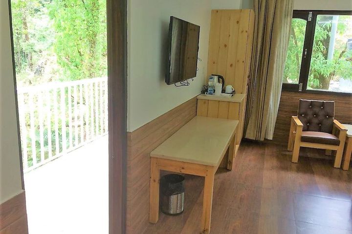Room 4 of 53