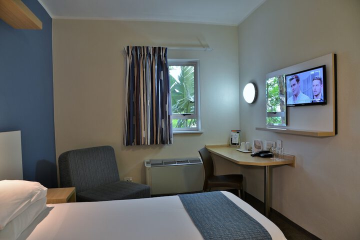 Room 5 of 16