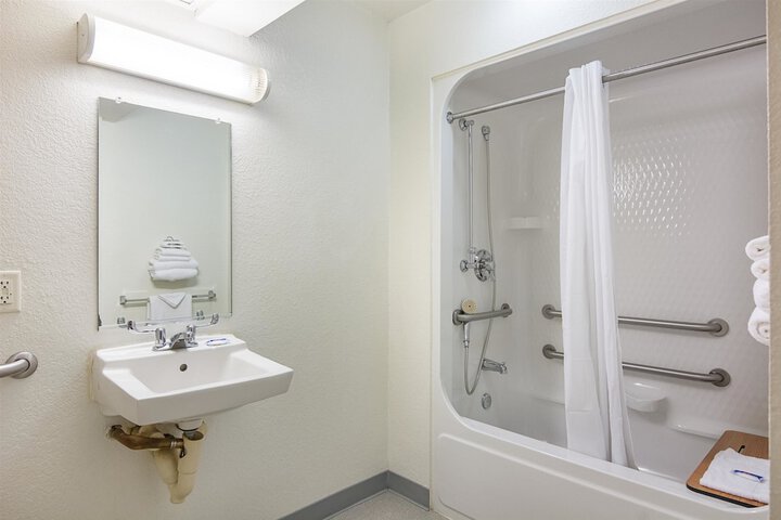 Double Accessible (2 of 6)