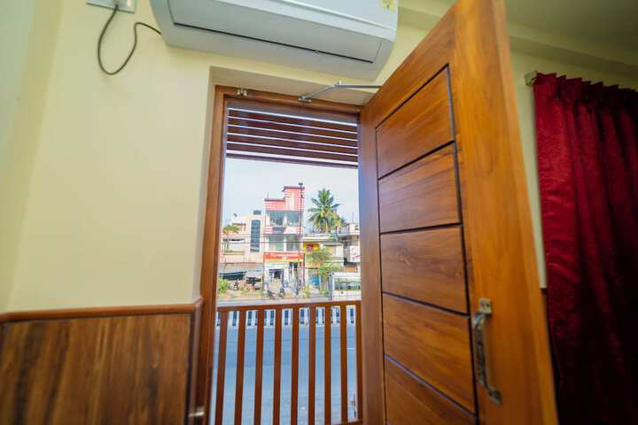 Room 10 of 20