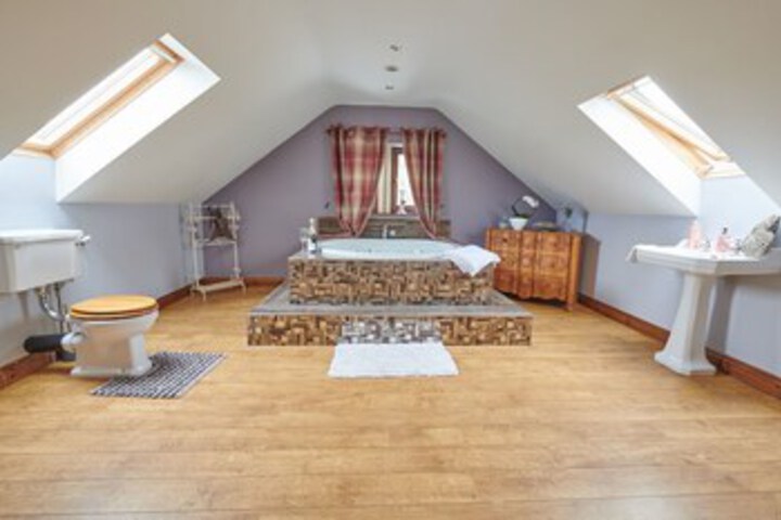 Room 3 of 42