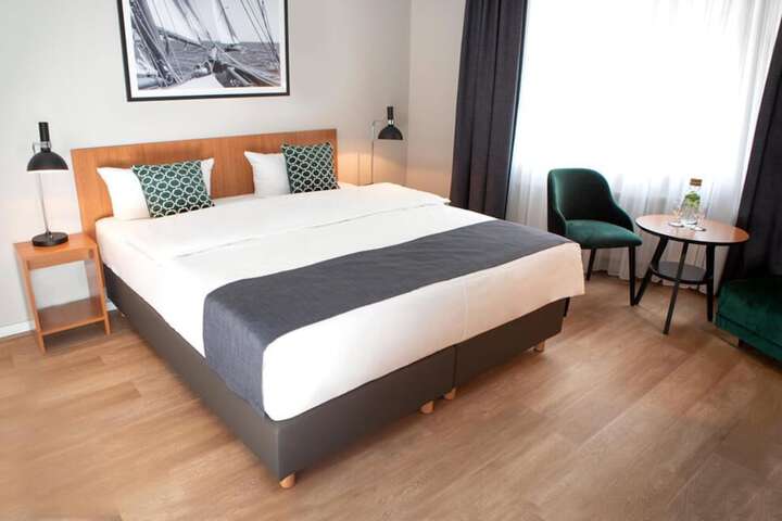 Room 35 of 67