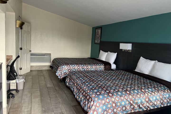 Room 19 of 35