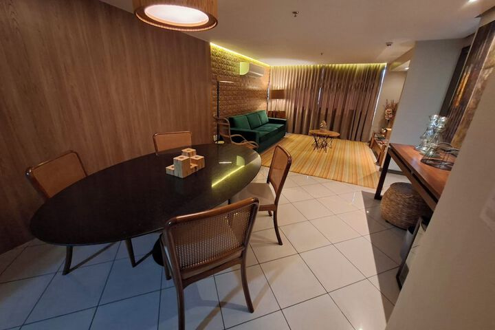 Room 42 of 100