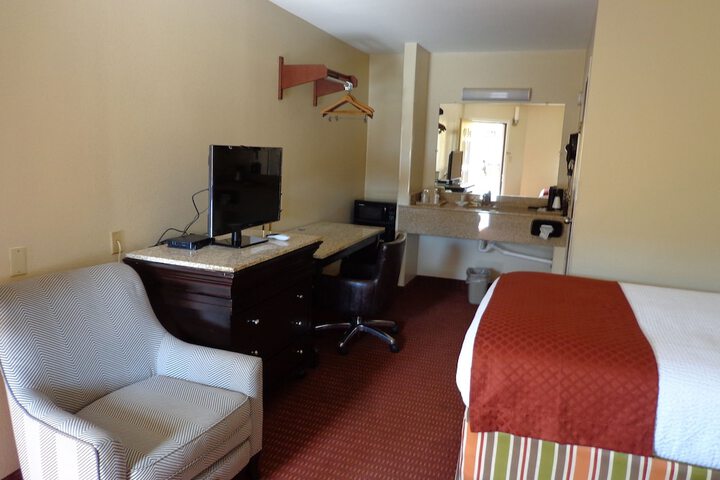2 Double Beds (7 of 8)