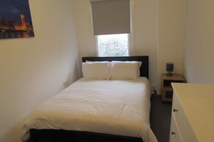 Room 32 of 32