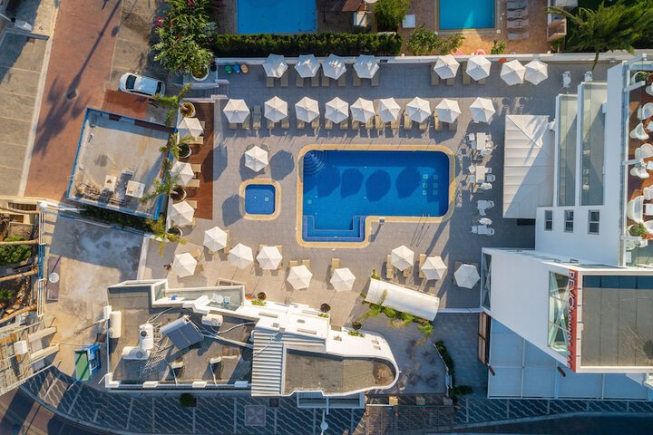 Pool 22 of 44