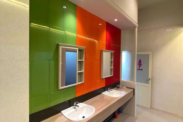 Room 10 of 17