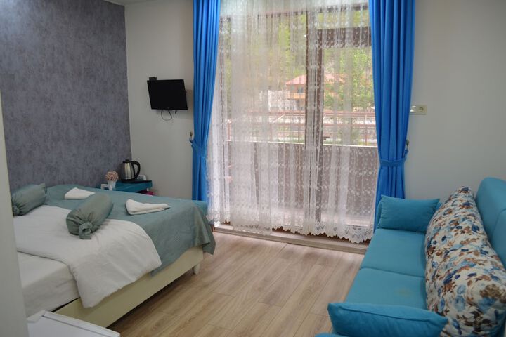 Room 33 of 61