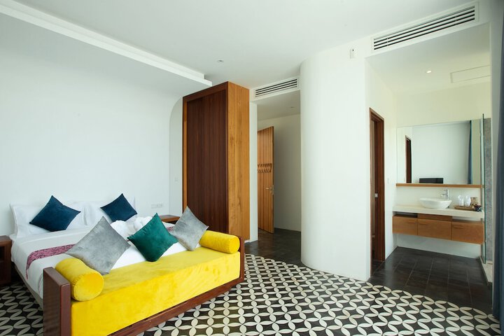 Room 18 of 44