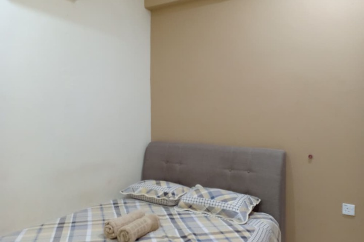 Room 5 of 33
