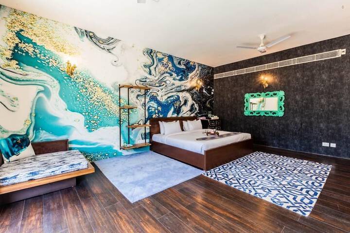 Room 35 of 132