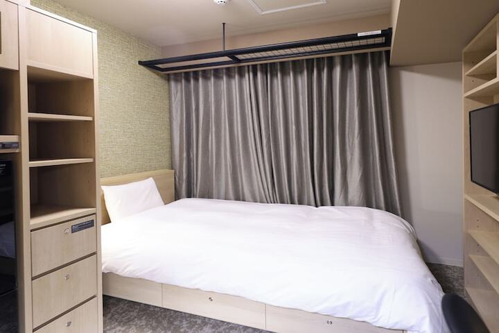 Room 14 of 64