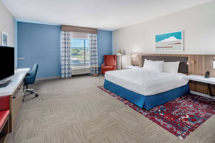 Room 10 of 32