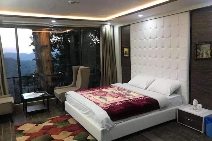 Room 14 of 23