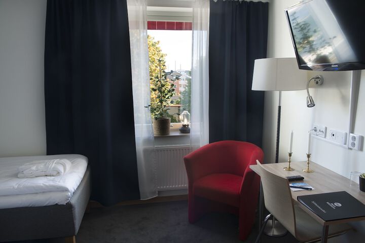 Room 11 of 65