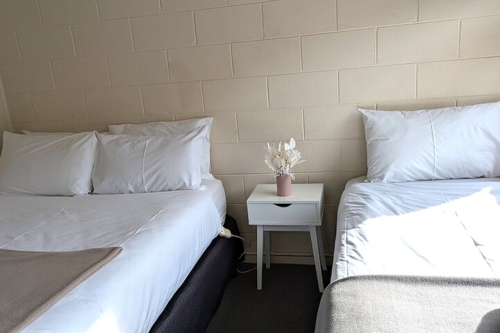 Room 8 of 25