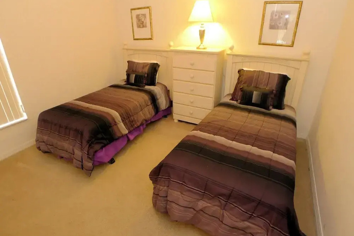 Room 3 of 18