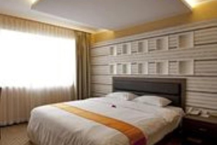 Room 25 of 114