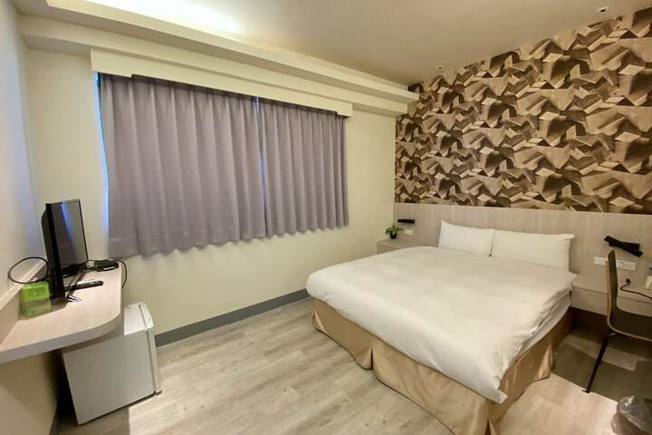 Room 70 of 89