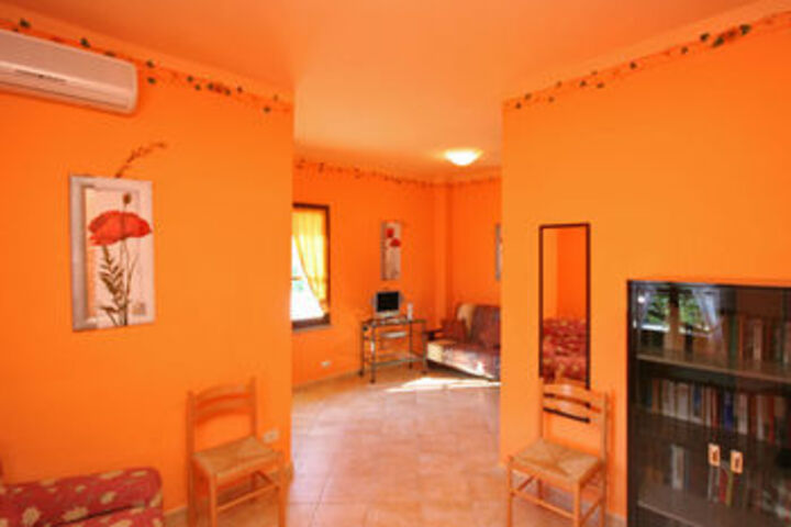 Room 43 of 68