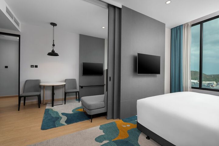 Room 37 of 142