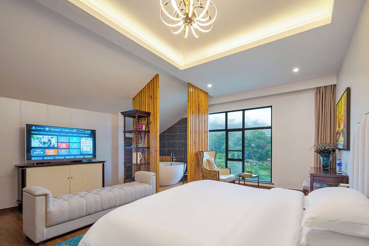 Room 65 of 174