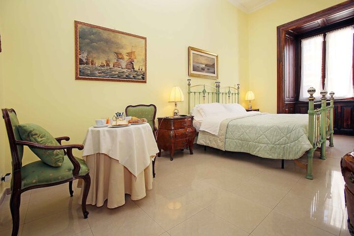 Room 8 of 34