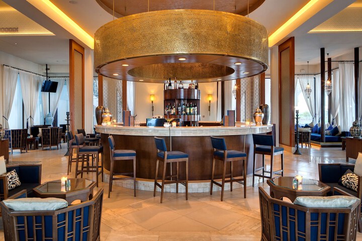 Lounge 154 of 207