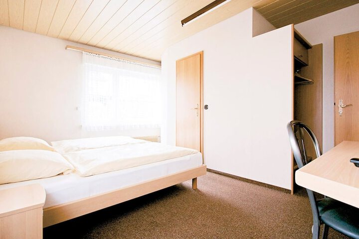 Room 5 of 43