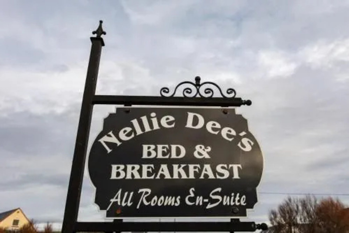 Nellie Dees