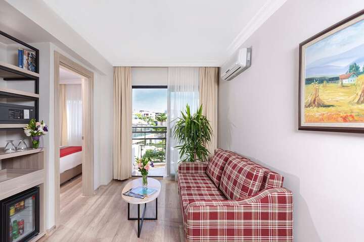 Room 35 of 164