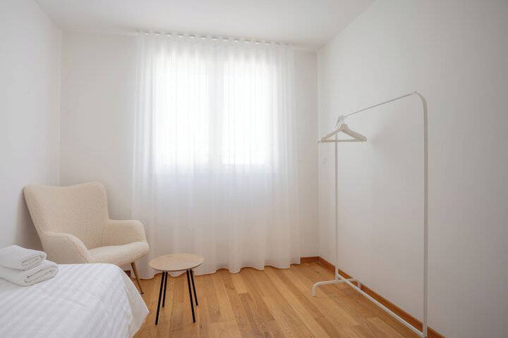 Room 28 of 93