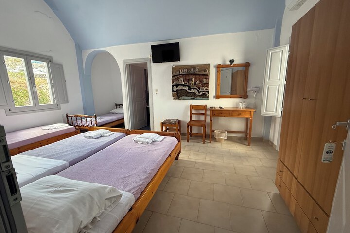 Room 30 of 74