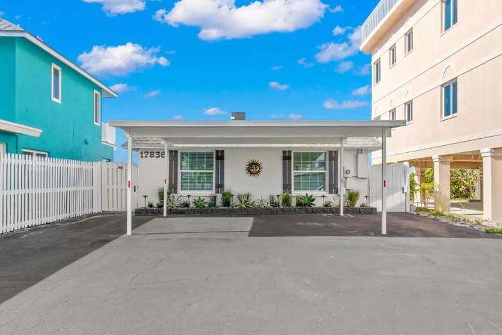 Photo of Lovely Lee Ave