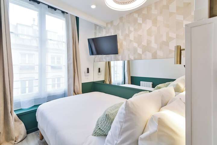 Room 103 of 270