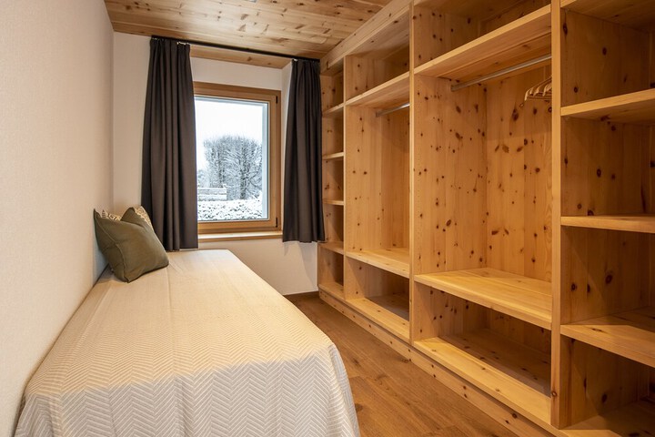 Room 4 of 44
