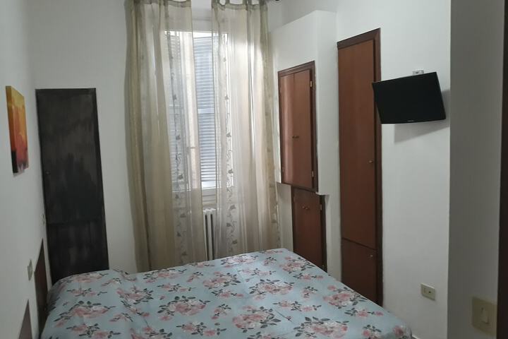 Room 6 of 16